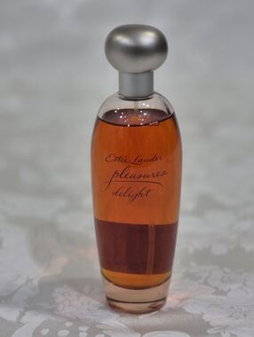 Estee Lauder Pleasures Delight Perfume